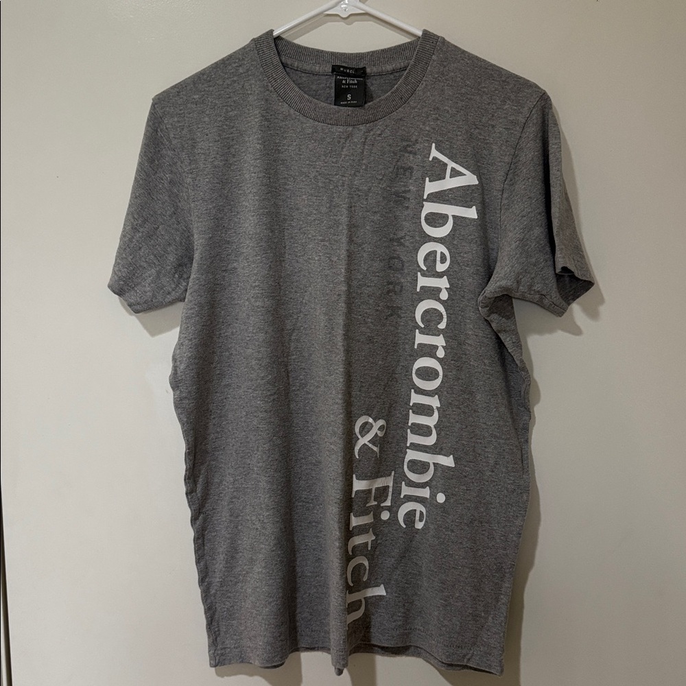 Abercrombie & Fitch Gray Short Sleeve Tee